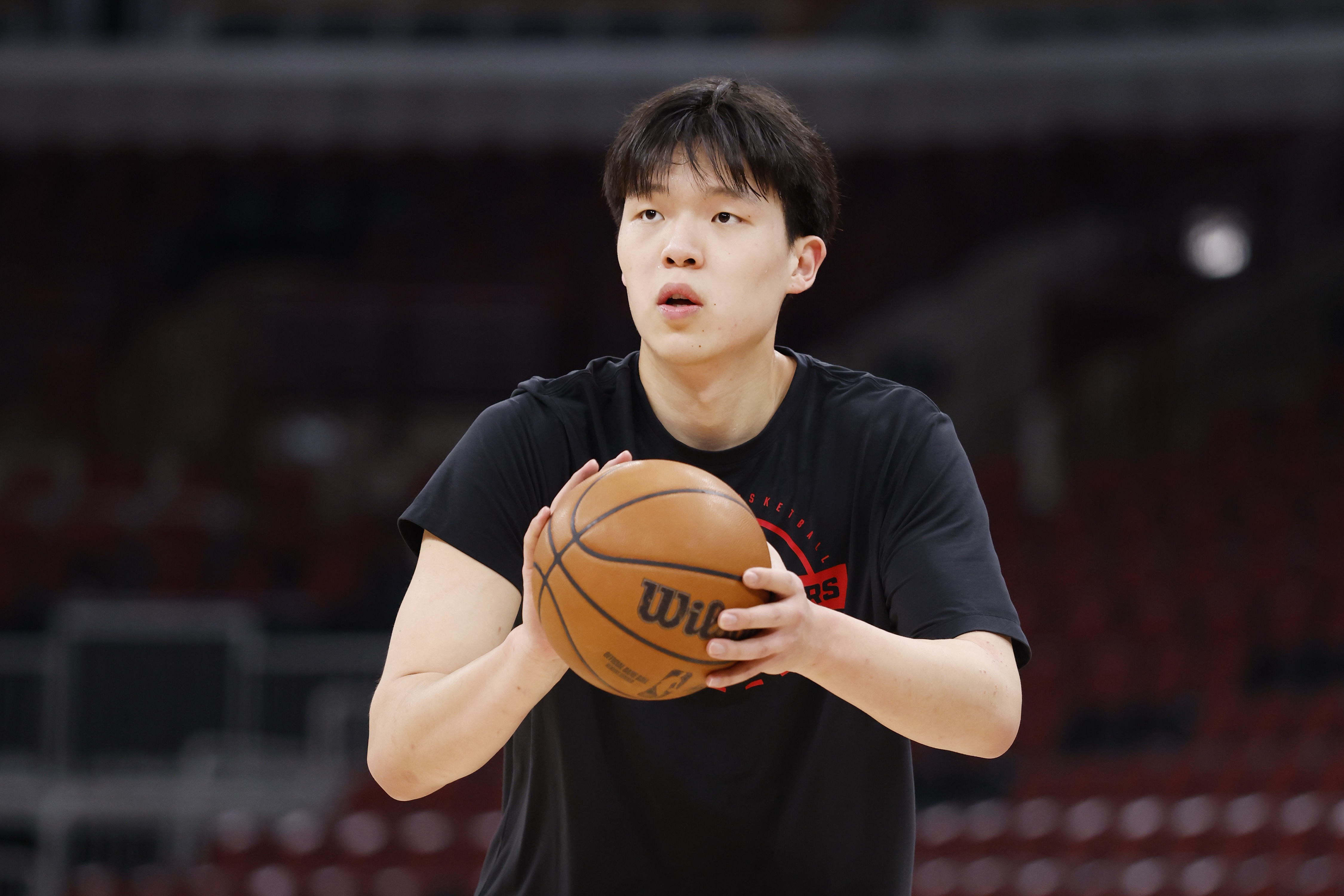 MK体育-媒体人：杨瀚森下赛季需要争取到一个稳定轮换 未来才能留在这里