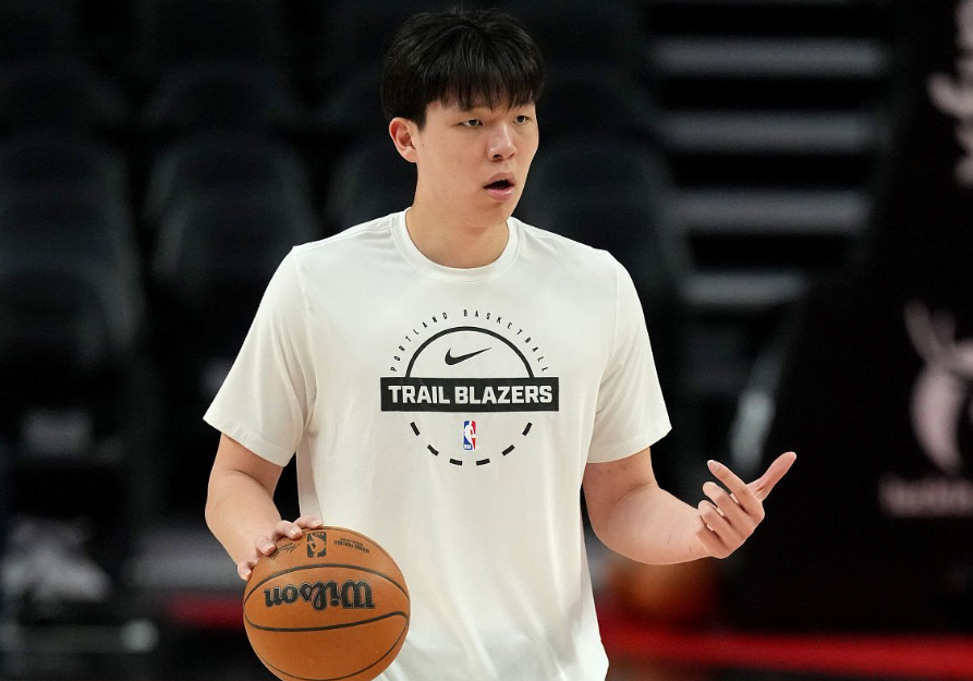 MK体育-健康第一！杨瀚森因背部拉伤缺战G联赛：穿便装场边观战